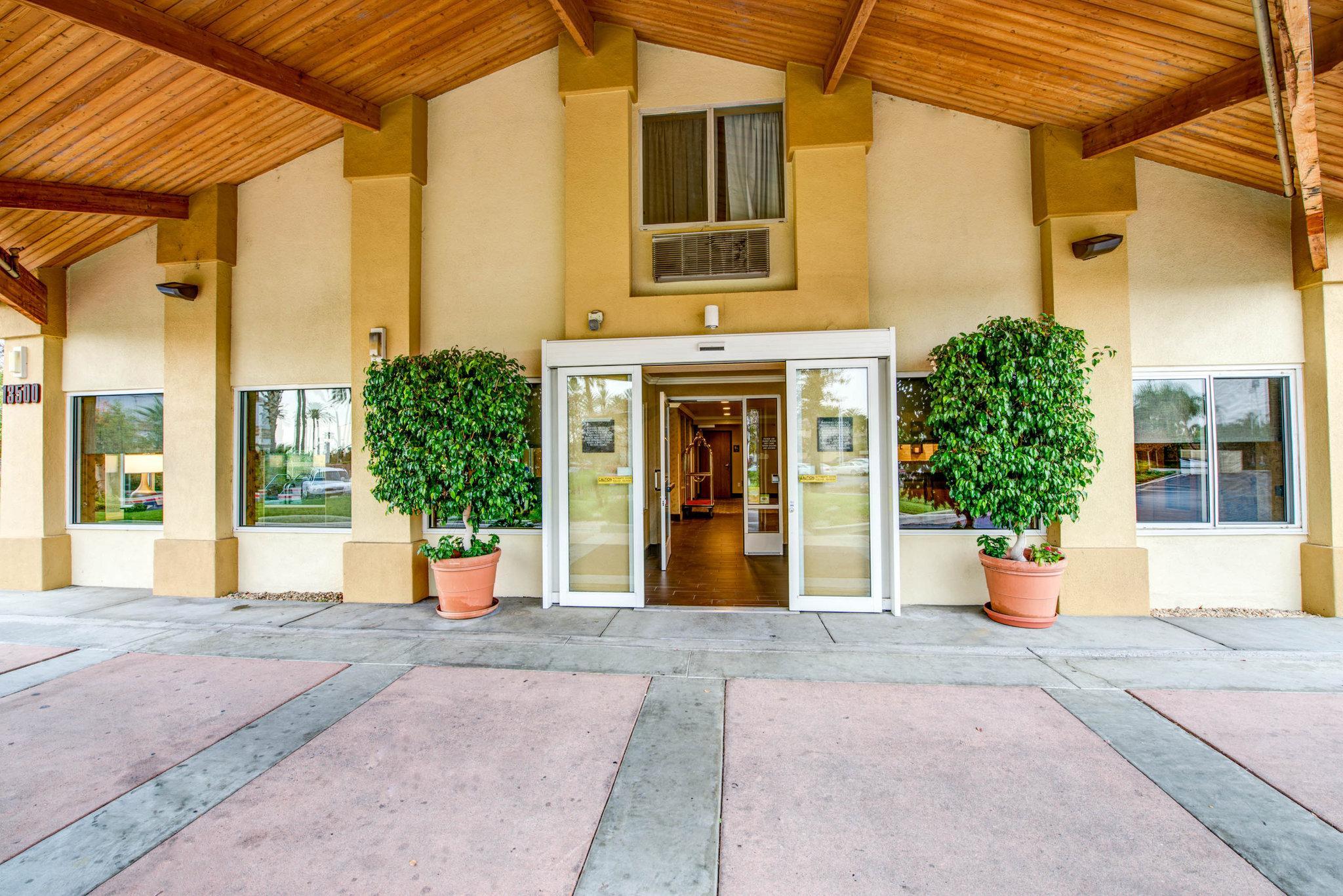 Comfort Inn Fontana Buitenkant foto