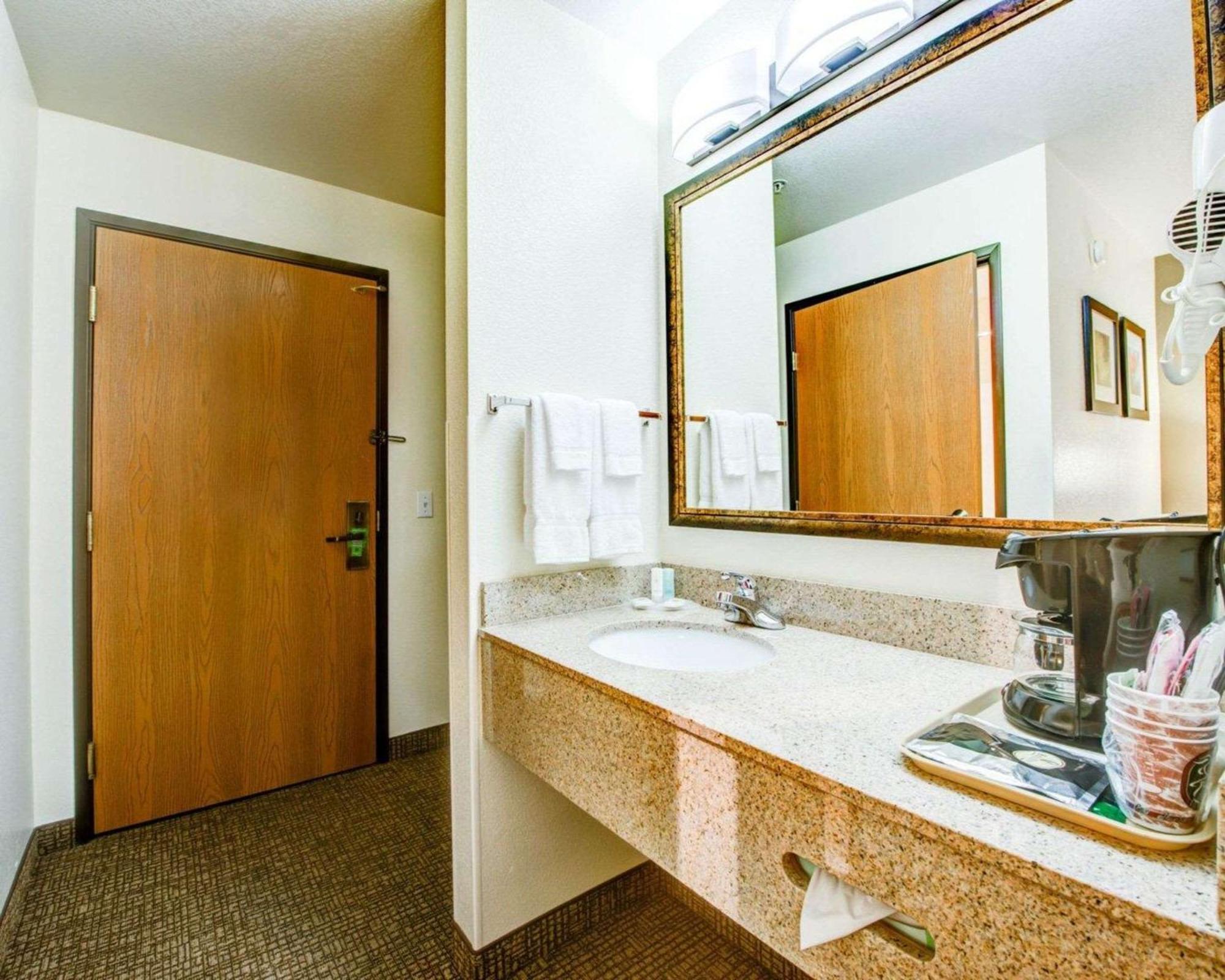 Comfort Inn Fontana Buitenkant foto